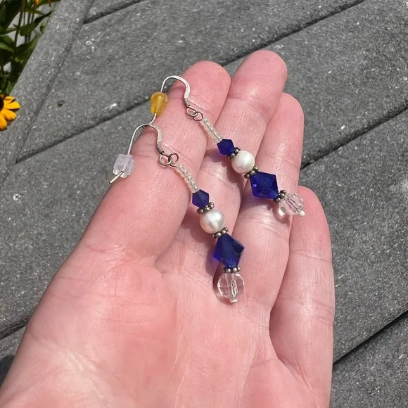 CLEARANCE Blue and White Beaded Turtle Necklace and Earrings - Picture 8 of 10